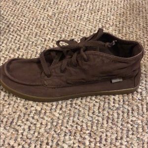 Sanuk Women’s Wine Colored sneakers